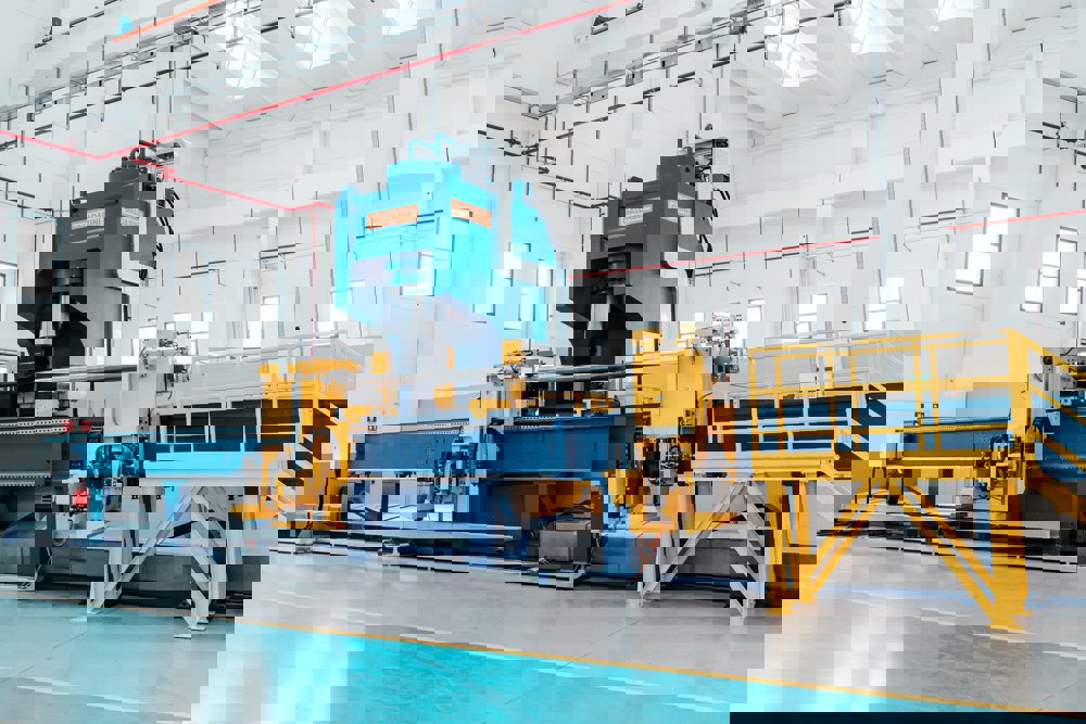 Richtmaschine Heavy Duty: Präzision und Automatisierung bei der Bearbeitung komplexer Materialien